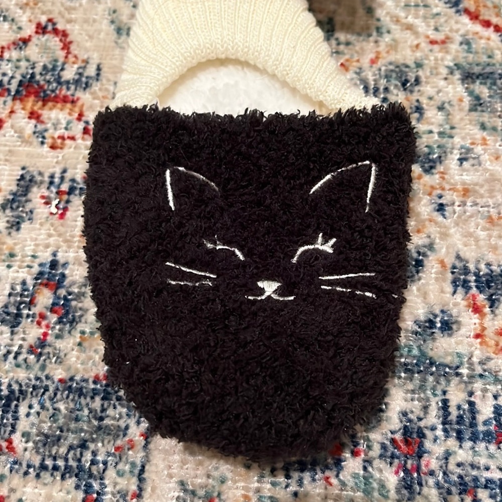 Fluffy Kitten Slippers 😺 - Picture 2 of 5